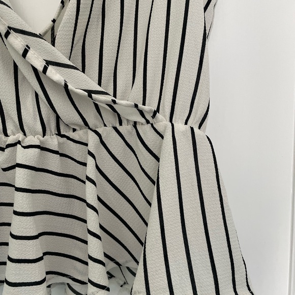 OWO crop top - Picture 2 of 6